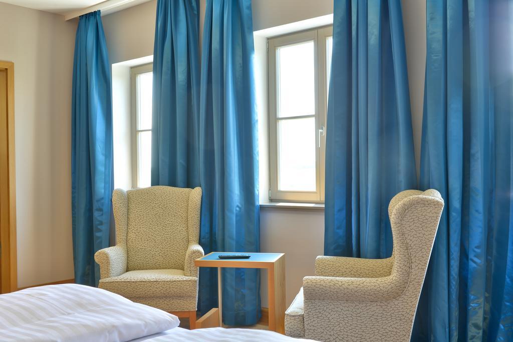 Vogelsburg Hotel 3*